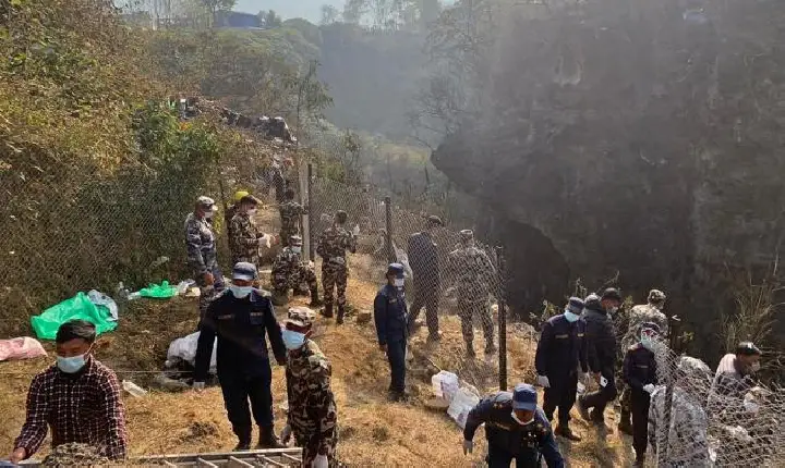 Passageiro grava momento do acidente aéreo no Nepal de dentro da avião