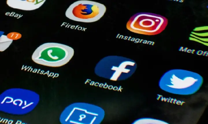 Pesquisa sugere que uso frequente de redes sociais altera desenvolvimento do cérebro de adolescentes 