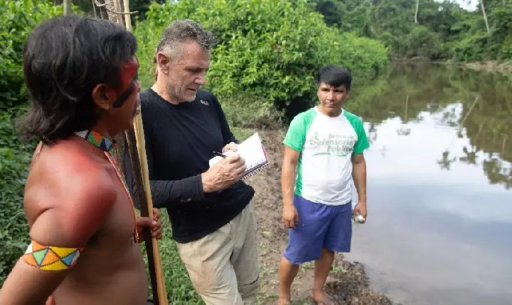 PF encontra vestígios de sangue em barco de suspeito do desaparecimento de indigenista e jornalista