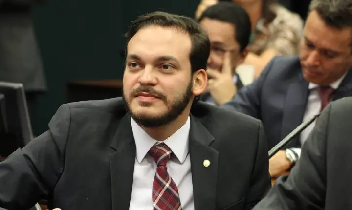 PF investiga Uldurico Junior por suposta aliança com facções criminosas no Extremo Sul da Bahia