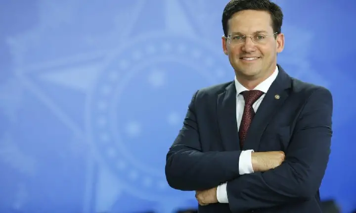 PL na Bahia avisa que expulsará quem conversar com PT