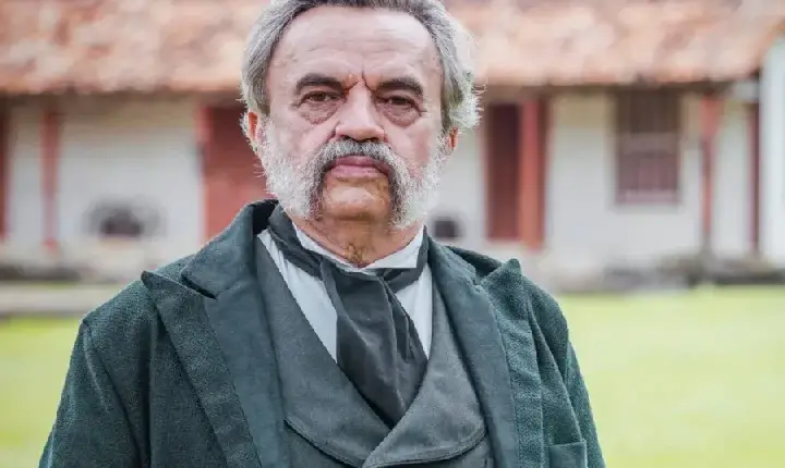 Polícia prende ator global José Dumont por estupro de vulnerável.