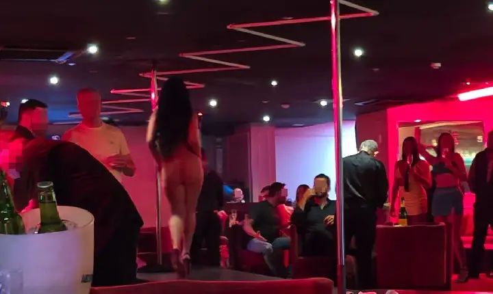 Políticos caem na putaria em boate após evento no DF: “Vai, prefeito”