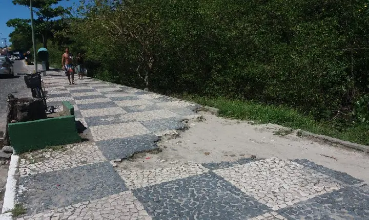 Porto Seguro e a Crise do Saneamento: A Urgência por Soluções Estruturais