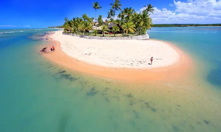 Porto Seguro, onde a História Encontra a Festa e a Natureza Encanta