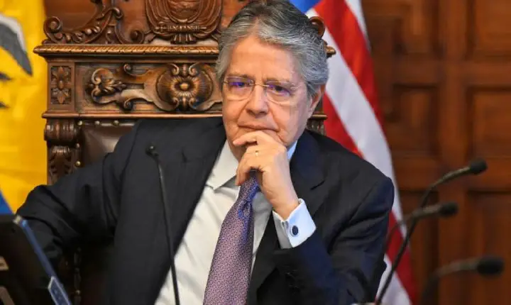 Presidente do Equador decreta dissolução do Parlamento e convoca novas eleições