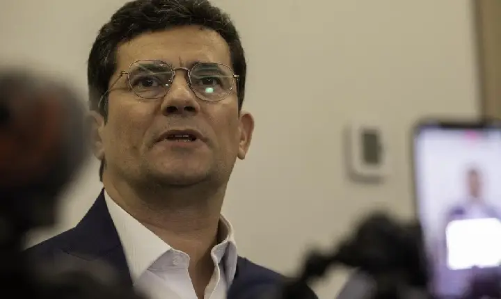 Presidente do TRE do Paraná adia julgamento de Moro até que quórum esteja completo