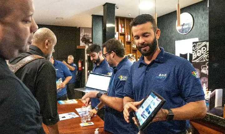 Programação do São João de Porto Seguro surpreende agentes de viagem de Uberaba/MG durante o Aero Show Azul