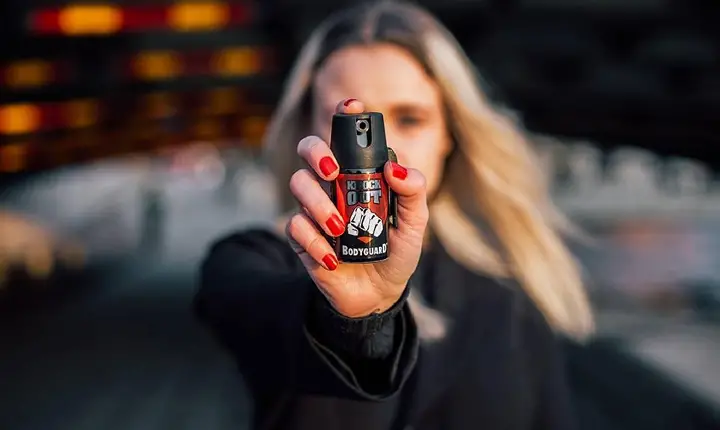 Projeto que autoriza spray de pimenta para autodefesa de mulheres é aprovado na Câmara