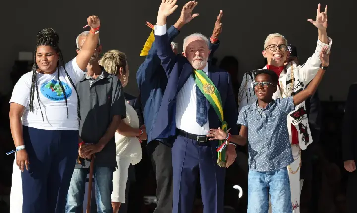 PT e Lula sob críticas