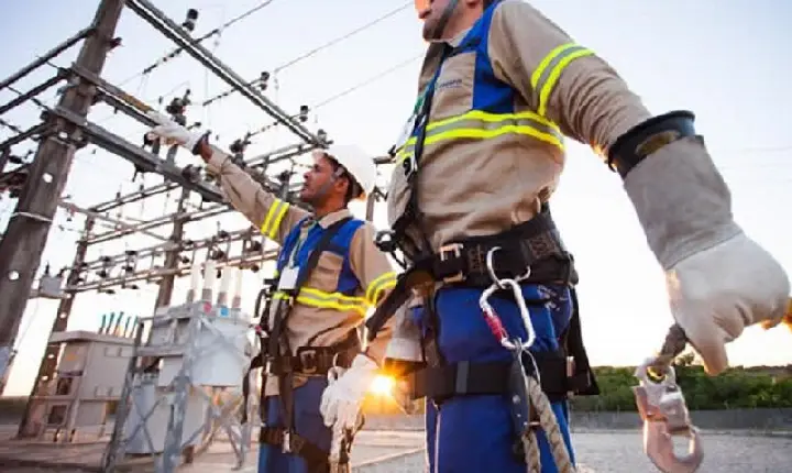 Quedas de Energia Prejudicam Empresas e Cidadãos em Porto Seguro