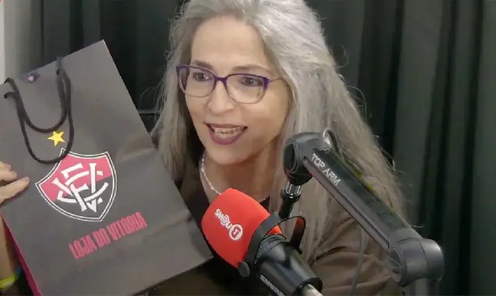 Raíssa Soares questiona tese de golpe, citando transição de governo