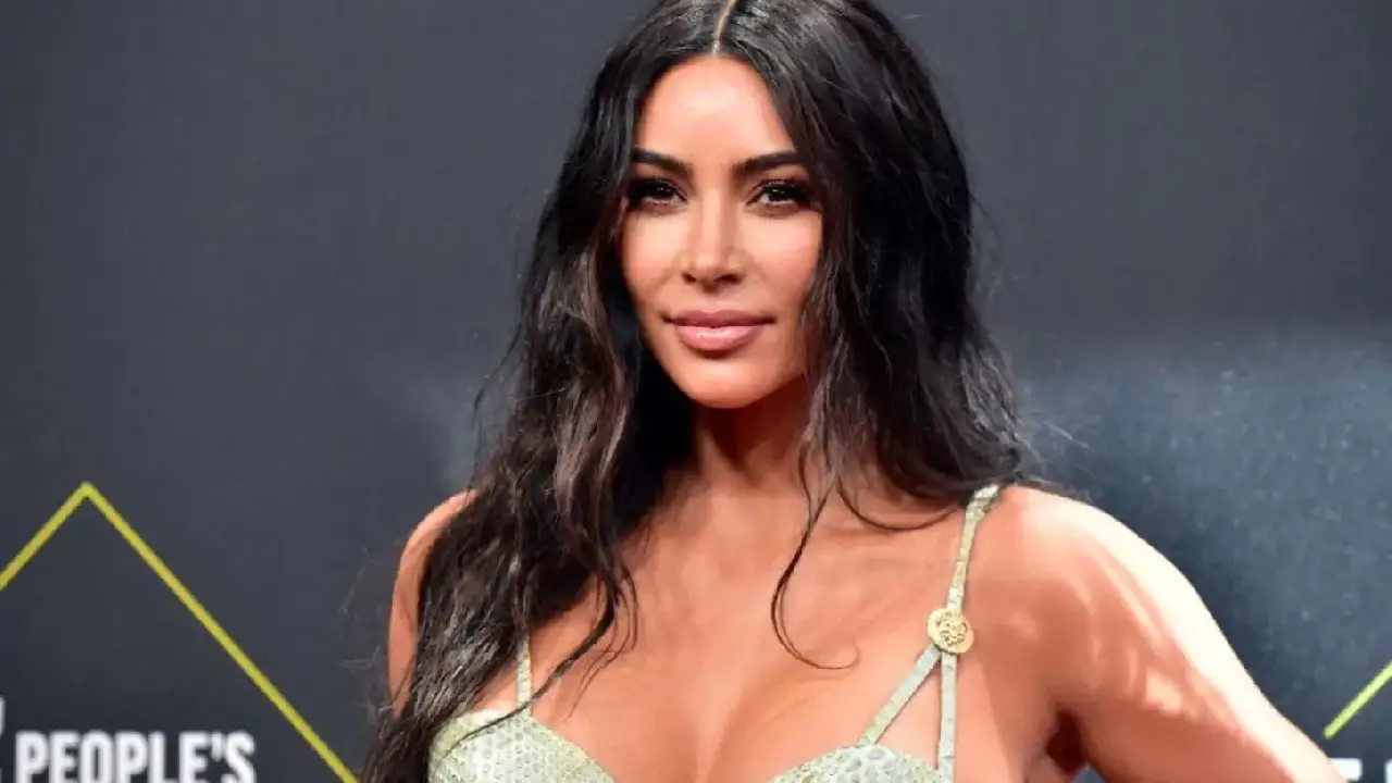 Remessa da marca de Kim Kardashian é apreendida com mais de R$ 40 mi em cocaína