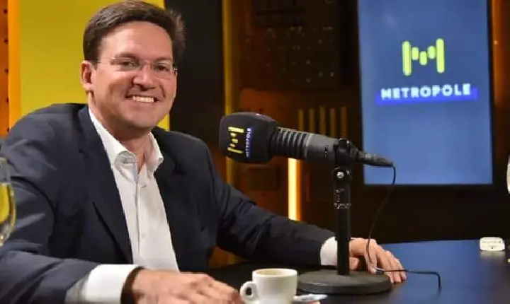 Roma reitera candidatura ao governo: “quem tem mania de desistir é outro que sempre amarela”