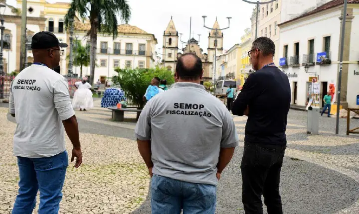 Semop amplia número de agentes e distribui materiais no Centro Histórico
