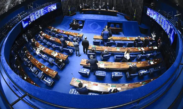 Senado adia a votação da PEC que limita decisões individuais do STF para quarta-feira