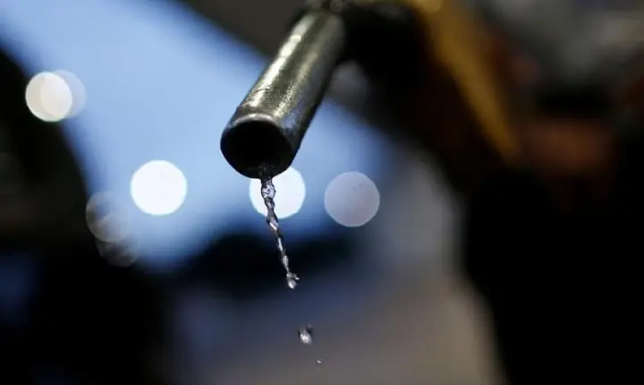 Senado aprova teto para ICMS de combustíveis; texto volta para a Câmara