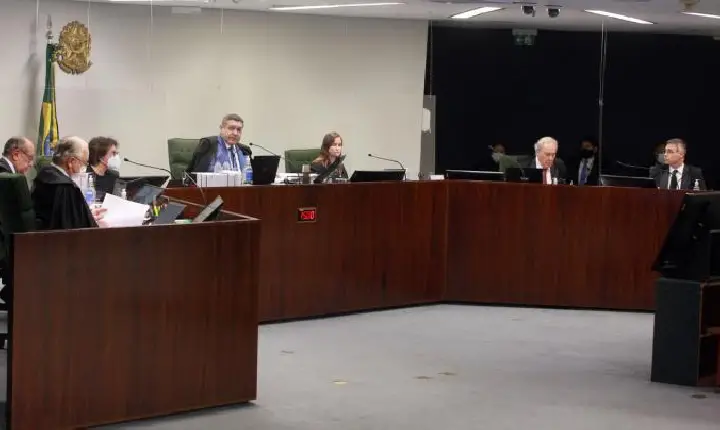 STF derruba decisão de Nunes Marques que devolveu mandato a deputado bolsonarista