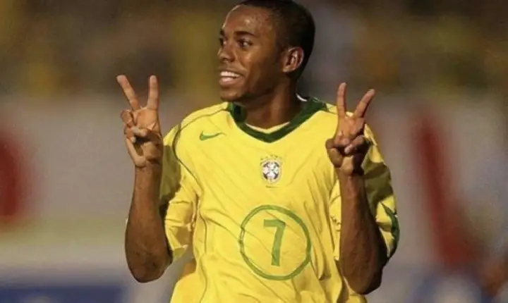 STJ dá primeiro passo em ação da Itália que pede prisão de Robinho no Brasil