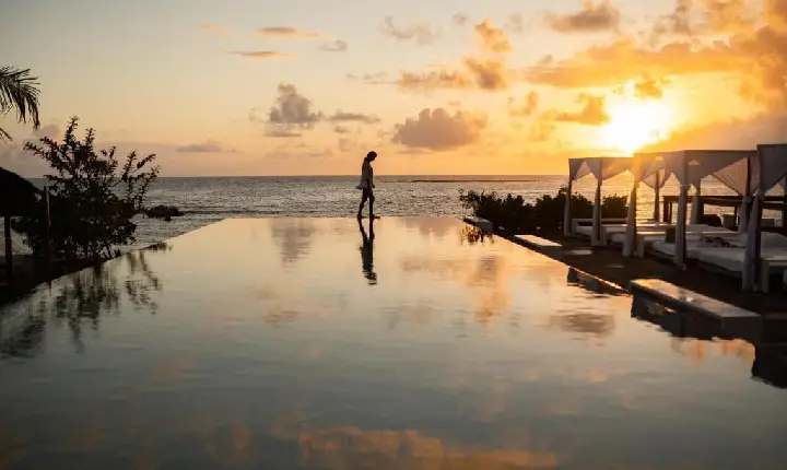 TJSP determina que Booking indenize clientes por hospedagem cancelada