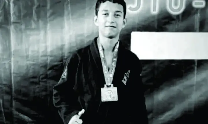 Tragédia Durante Comemoração Eleitoral em Santa Cruz Cabrália: Jovem de 14 Anos Morto por bala perdida