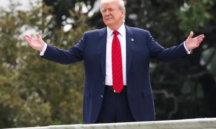 Trump envia navios de guerra para Venezuela por promessa de combate às drogas