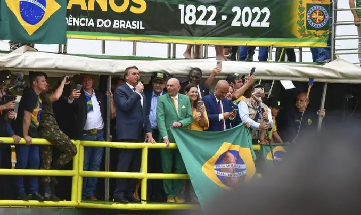 TSE multa Bolsonaro em R$ 55 mil e pede que ele demonstre a origem dos recursos dos atos de 7 de Setembro