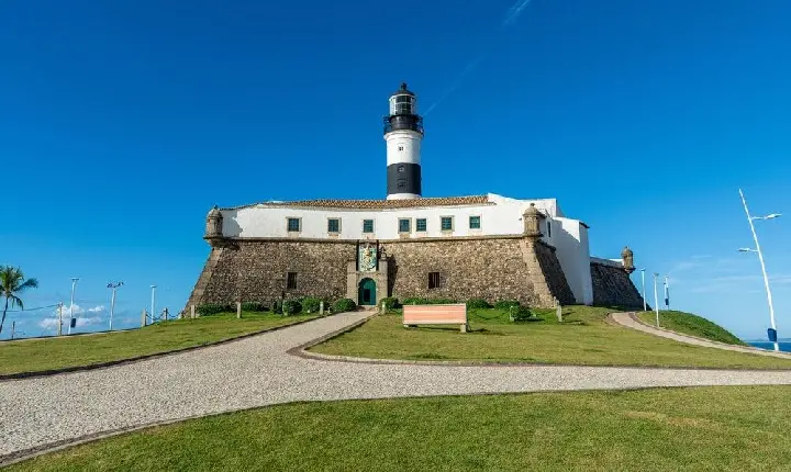 Turismo: estrangeiro gasta R$ 17 mil por semana na Bahia