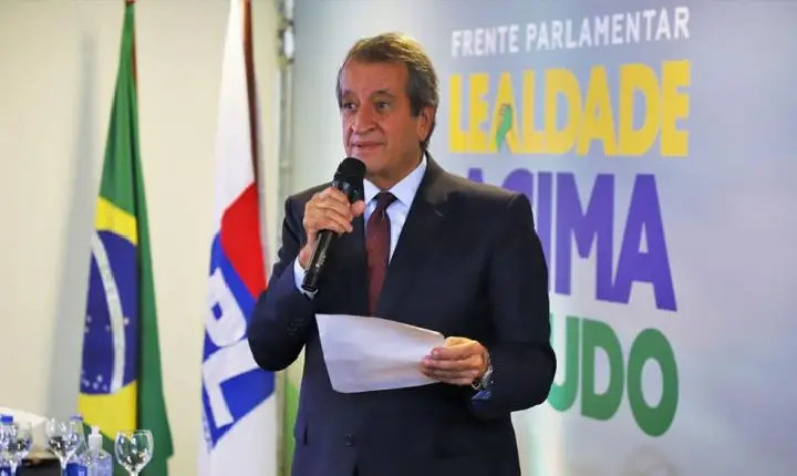 Valdemar Costa Neto anuncia que PL fará oposição ao governo Lula