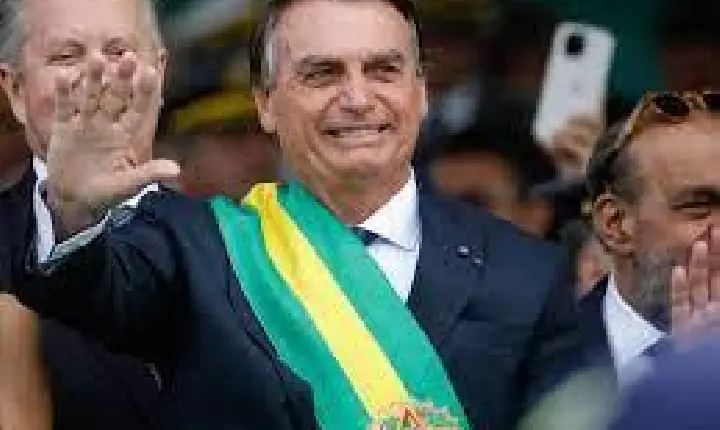 Vaquinha pode justificar R$ 17 milhões recebidos por Bolsonaro via Pix