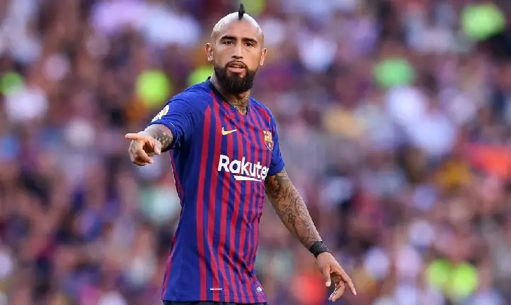 Vidal na área: Flamengo se antecipa à janela, encontra reposições à altura e segue ativo no mercado