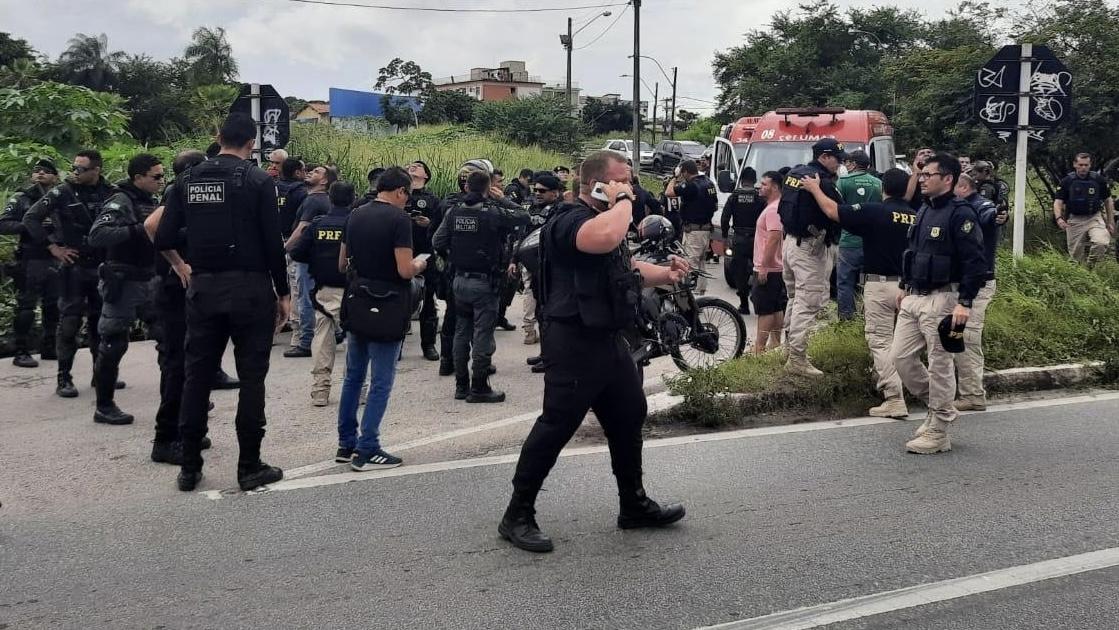 Dois policiais rodoviários federais são mortos a tiros em viaduto na BR-116, em Fortaleza