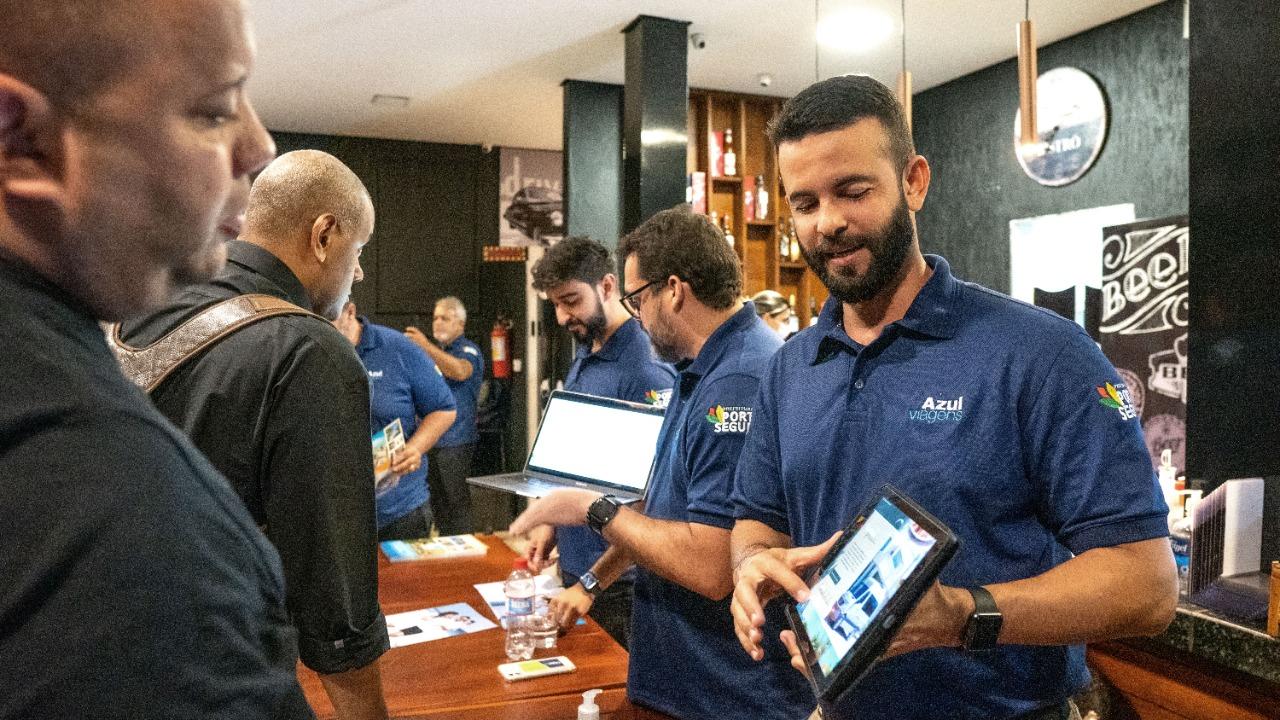 Programação do São João de Porto Seguro surpreende agentes de viagem de Uberaba/MG durante o Aero Show Azul