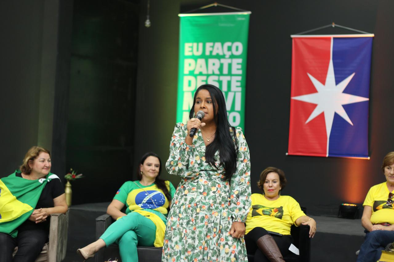 Rebeca Martins sobre recentes Ataques de Dayane Pimentel a Bolsonaro: 'Vermes Traidores!'