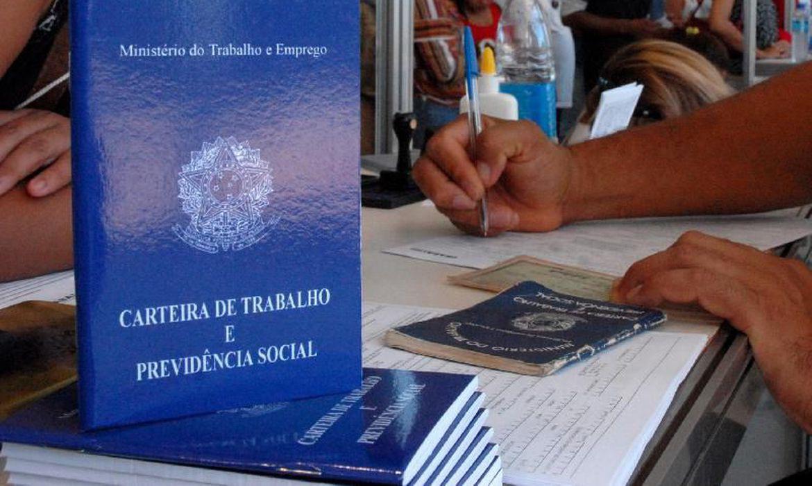 Brasil cria quase 278 mil vagas de emprego com carteira assinada em junho, aponta Caged
