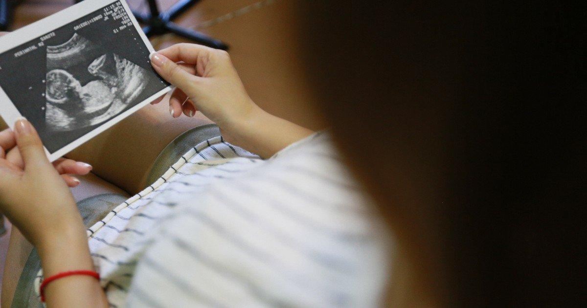 Jovem de 23 anos é preso por vender filha recém-nascida na Bolívia