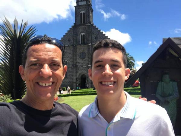 Morre Vítor Trindade, filho do comentarista José Maria Trindade, aos 27 anos em Brasília
