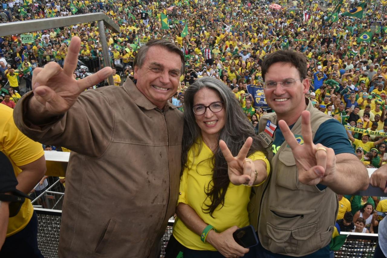 ‘O baiano já escolheu de que lado irá ficar’, diz Raíssa Soares em motociata com Bolsonaro