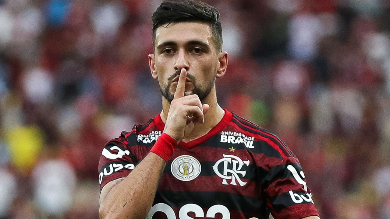 Flamengo bate o Corinthians fora de casa e dá grande passo por classificação na Libertadores