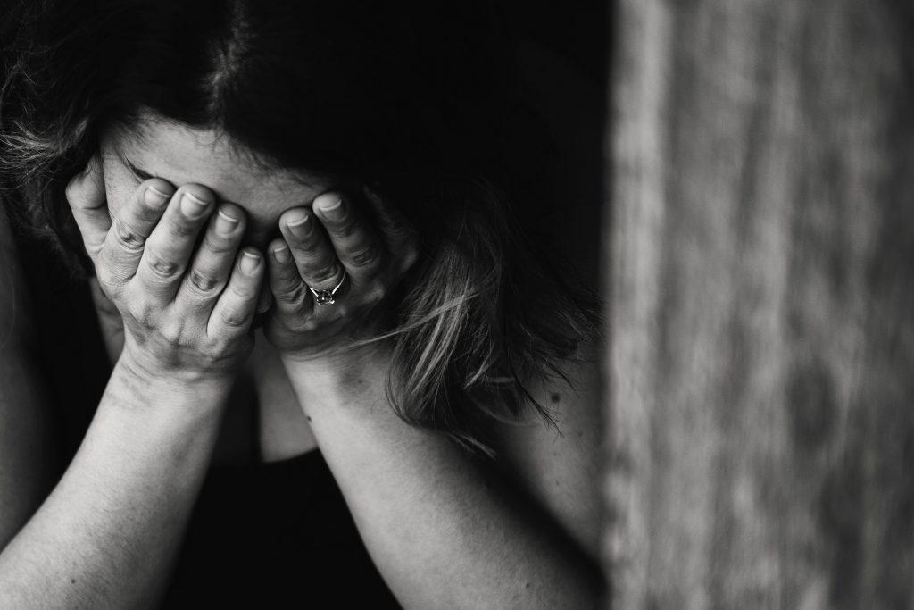 Padrasto é preso por estuprar enteada de 14 anos com anuência da mãe da menina