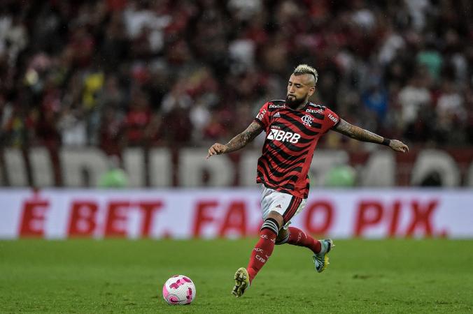 Pai de Arturo Vidal, meio-campista do Flamengo, é encontrado morto no Chile