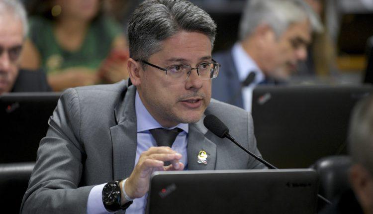 Alessandro Vieira defende medidas para frear interferências do STF: ‘Não podemos validar abuso e excesso’