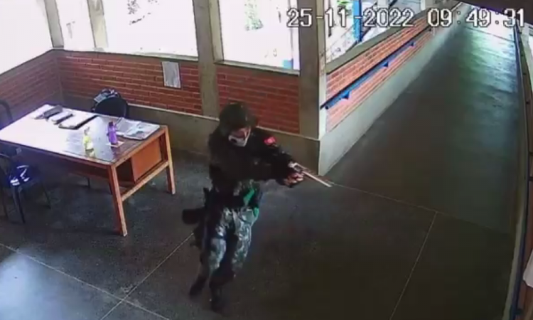 Jovem armado invade escolas, mata 3 e deixa ao menos 11 feridos no Espírito Santo