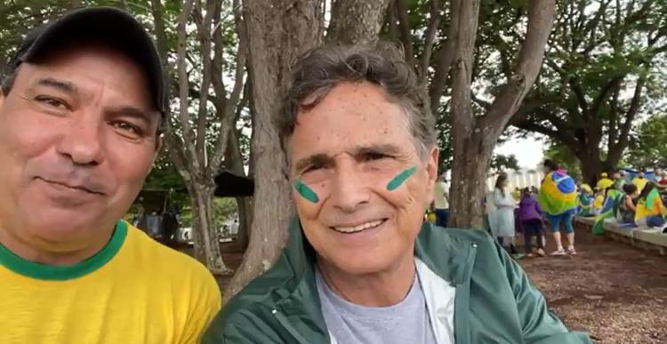 Nelson Piquet participa de protestos pró-Bolsonaro e pede ‘Lula no cemitério’