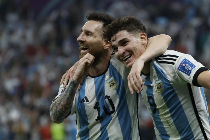 Com show de Messi e Álvarez, Argentina atropela Croácia e vai à final da Copa do Mundo