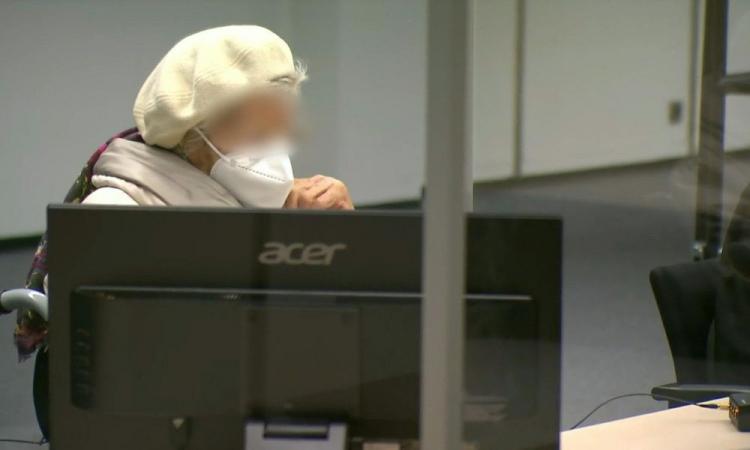 Mulher de 97 anos é condenada por assassinato de mais de dez mil pessoas em campo nazista