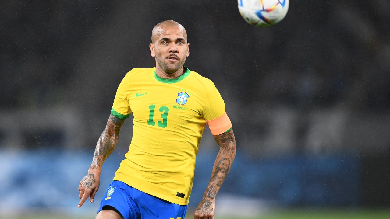 Dani Alves é transferido para outra unidade de prisão em Barcelona, com celas e chuveiros individuais