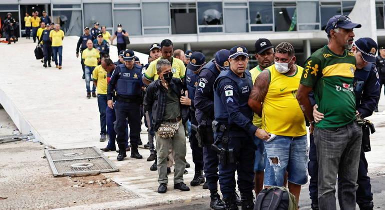 Defensoria pública do MS vai prestar assistência jurídica aos presos pelos ataques no DF