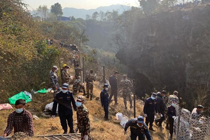 Passageiro grava momento do acidente aéreo no Nepal de dentro da avião