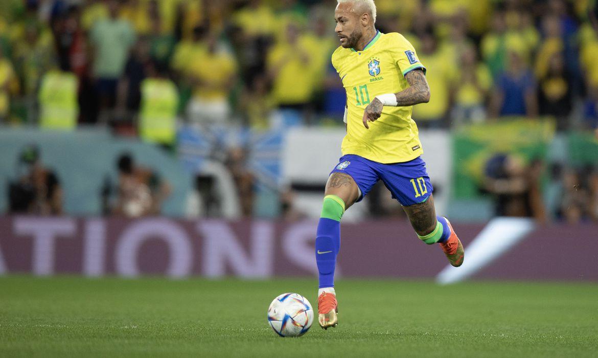 Polícia do DF vai intimar Neymar a depor em operação que investiga lavagem de dinheiro